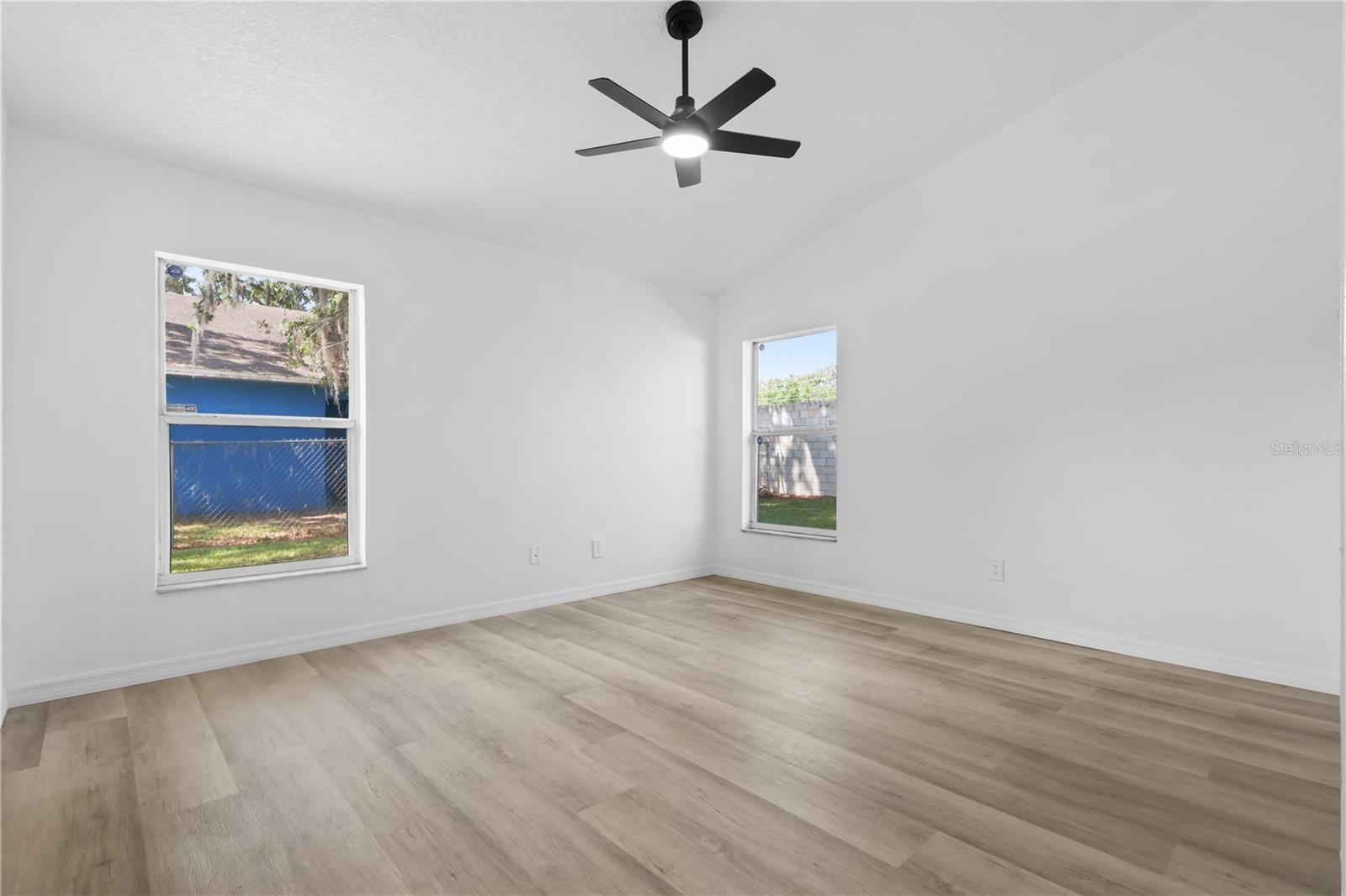 Image 12 of 23 For 108 Pearlwood Street