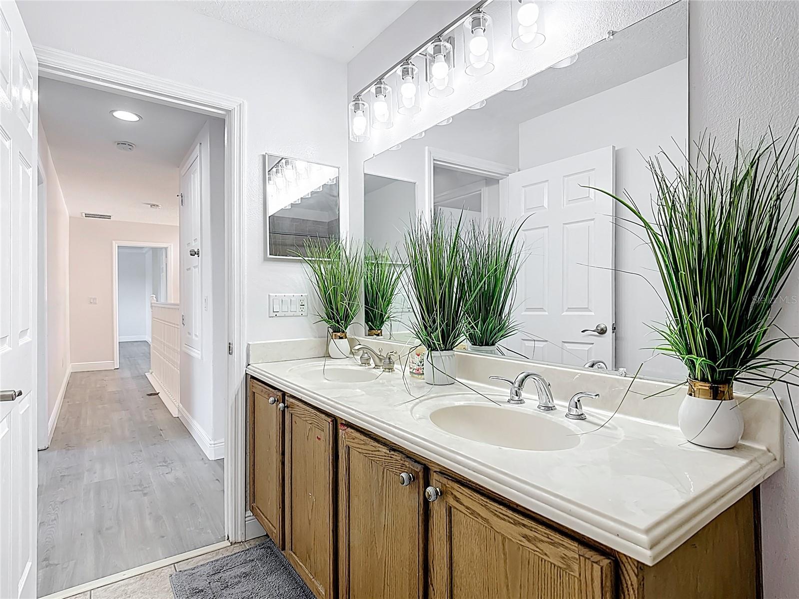 Image 46 of 92 For 14603 Cableshire Way
