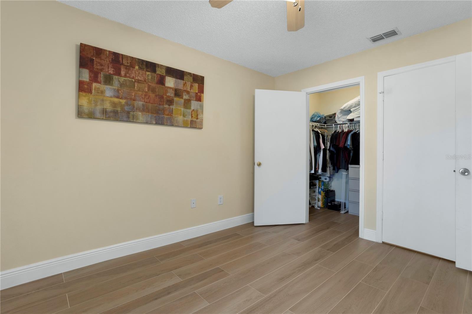 Image 16 of 33 For 13427 Fairway Glen Drive 103