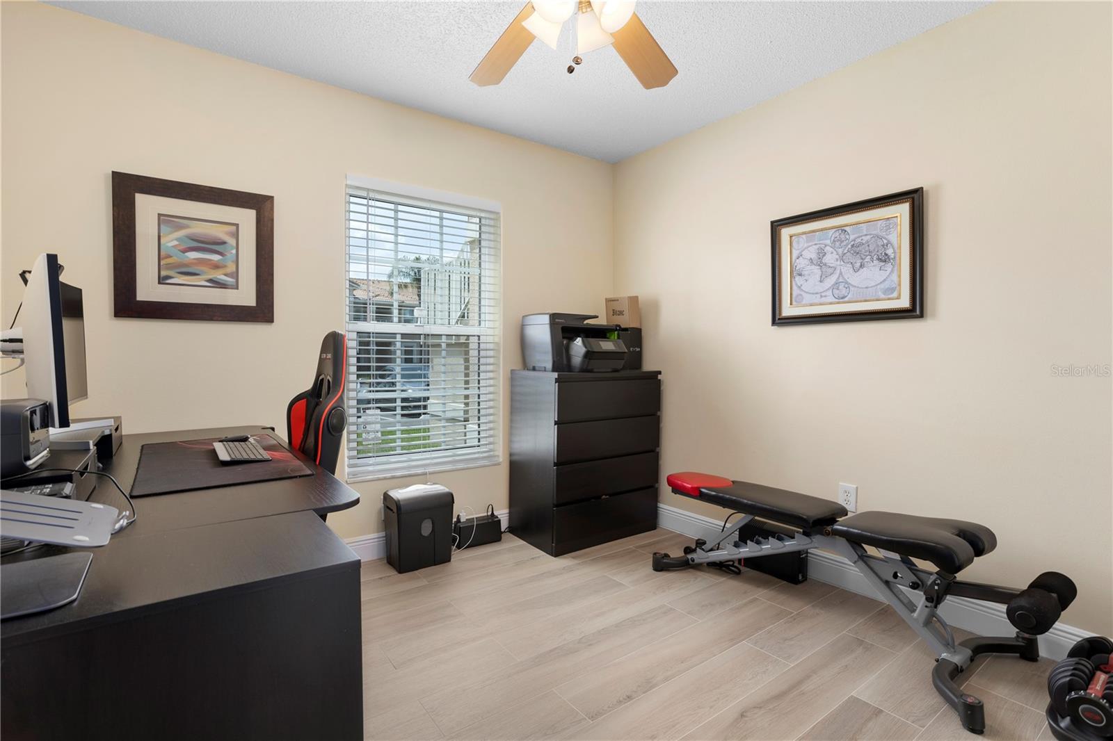 Image 23 of 33 For 13427 Fairway Glen Drive 103