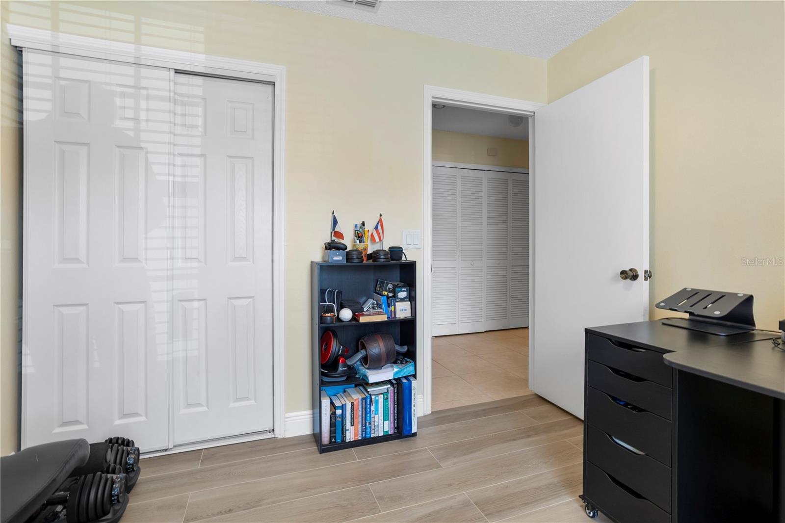 Image 24 of 33 For 13427 Fairway Glen Drive 103