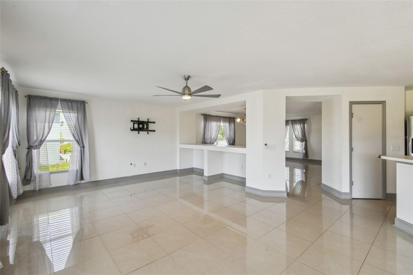 Image 18 of 63 For 1038 Sabine Place