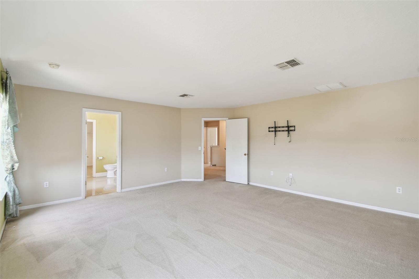 Image 30 of 63 For 1038 Sabine Place