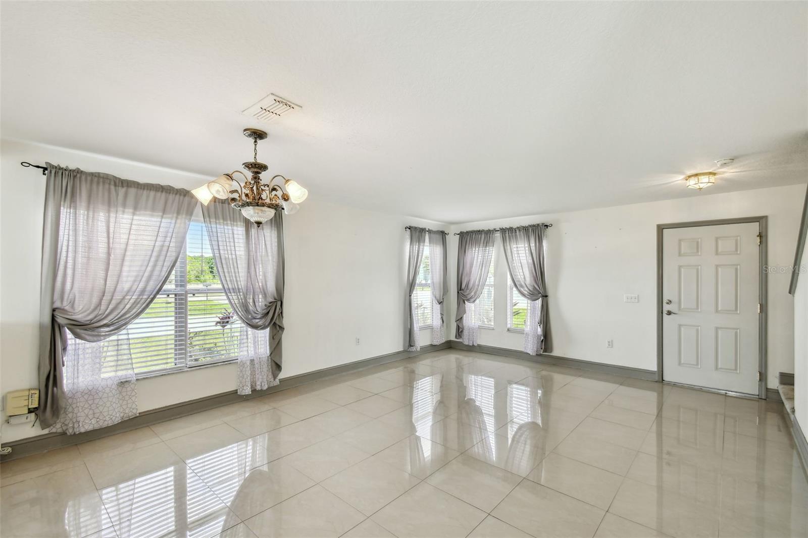 Image 5 of 63 For 1038 Sabine Place