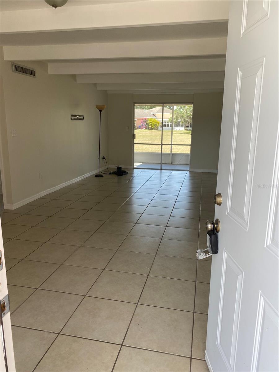 Image 6 of 13 For 1837 Club Circle 1837