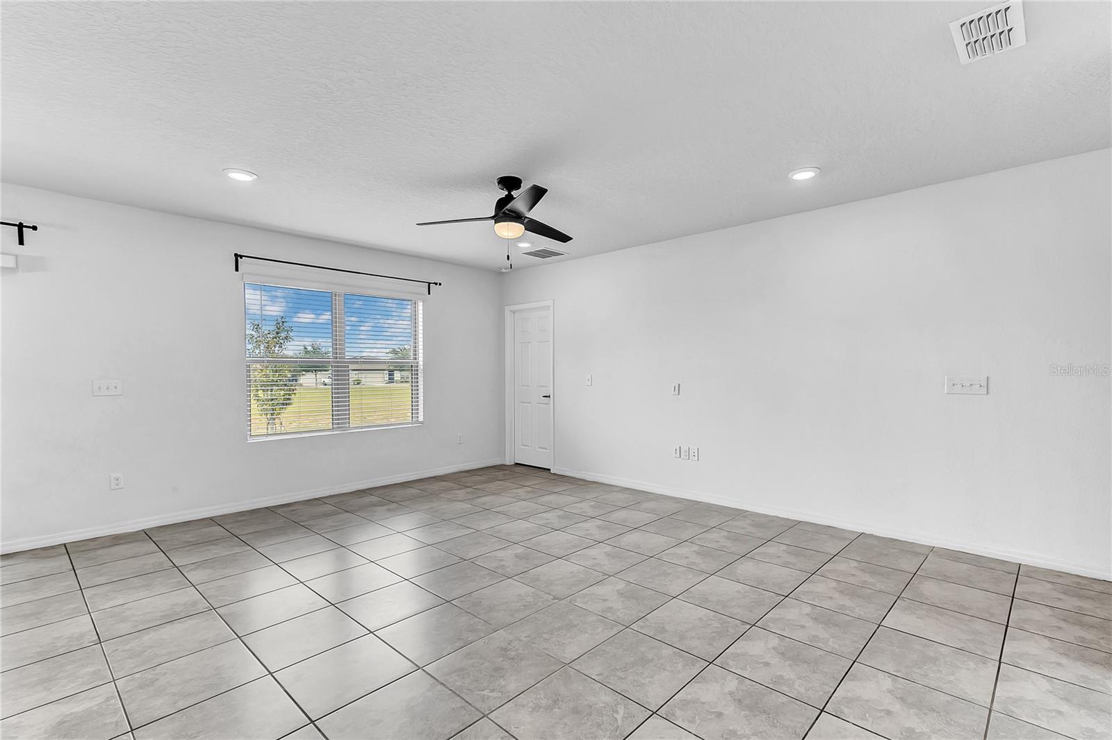 Image 12 of 39 For 747 Citrus Isle Drive