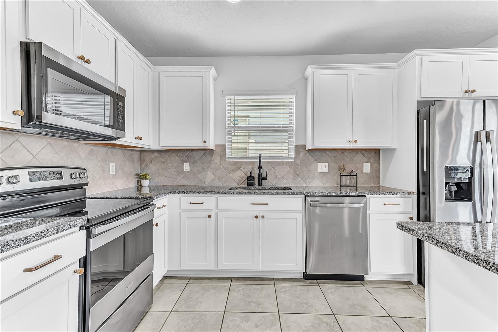 Image 13 of 39 For 747 Citrus Isle Drive