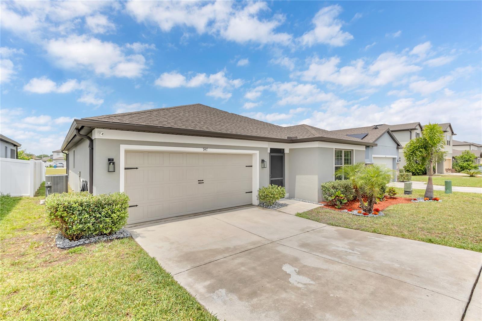 Image 2 of 39 For 747 Citrus Isle Drive