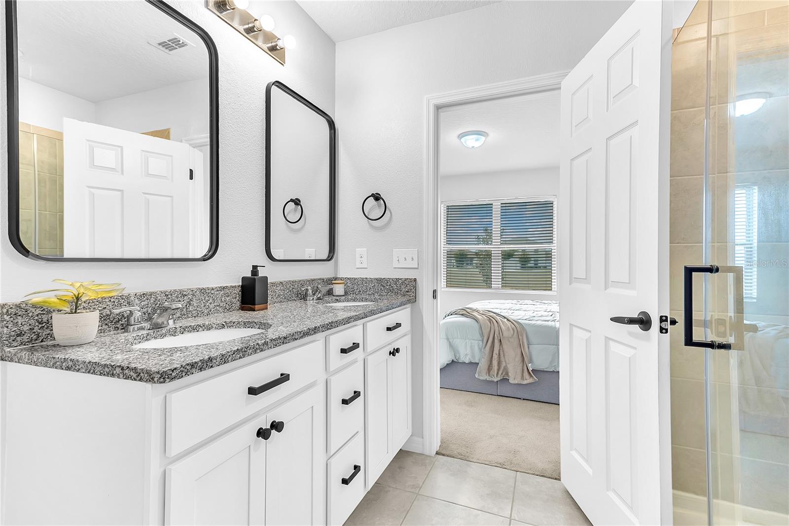 Image 21 of 39 For 747 Citrus Isle Drive