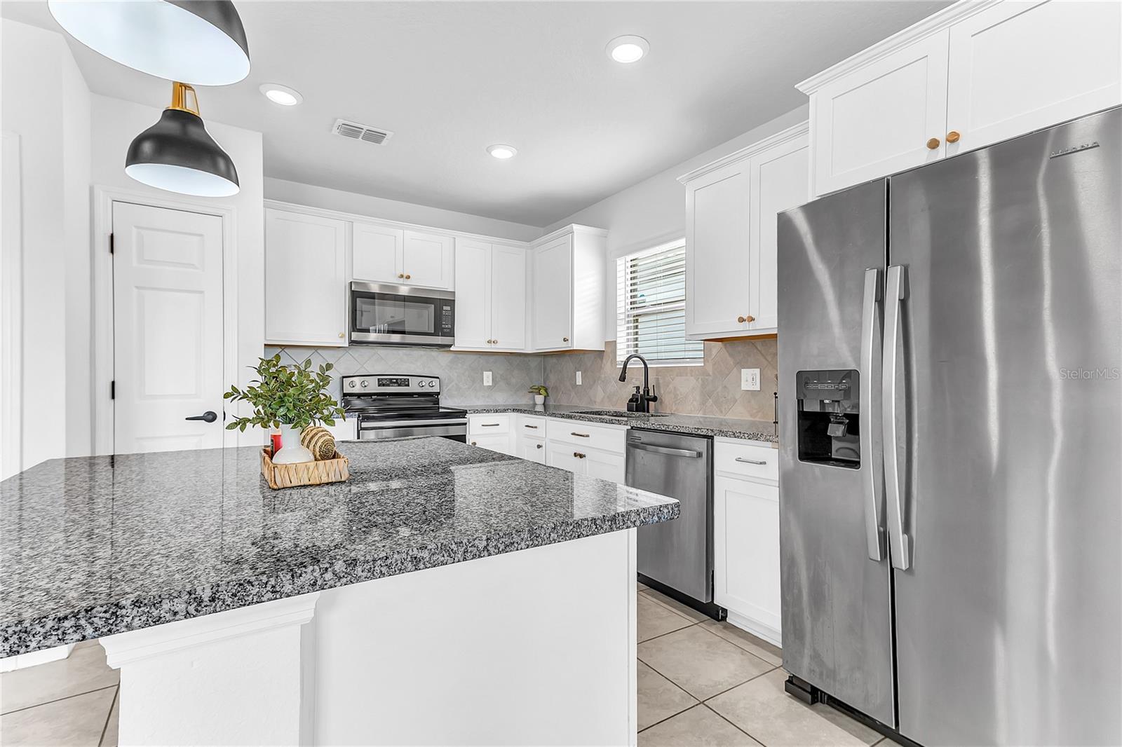 Image 25 of 39 For 747 Citrus Isle Drive
