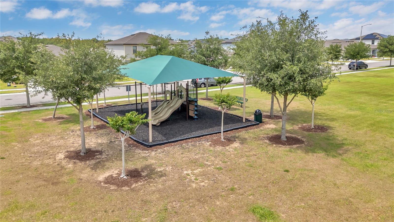 Image 32 of 39 For 747 Citrus Isle Drive