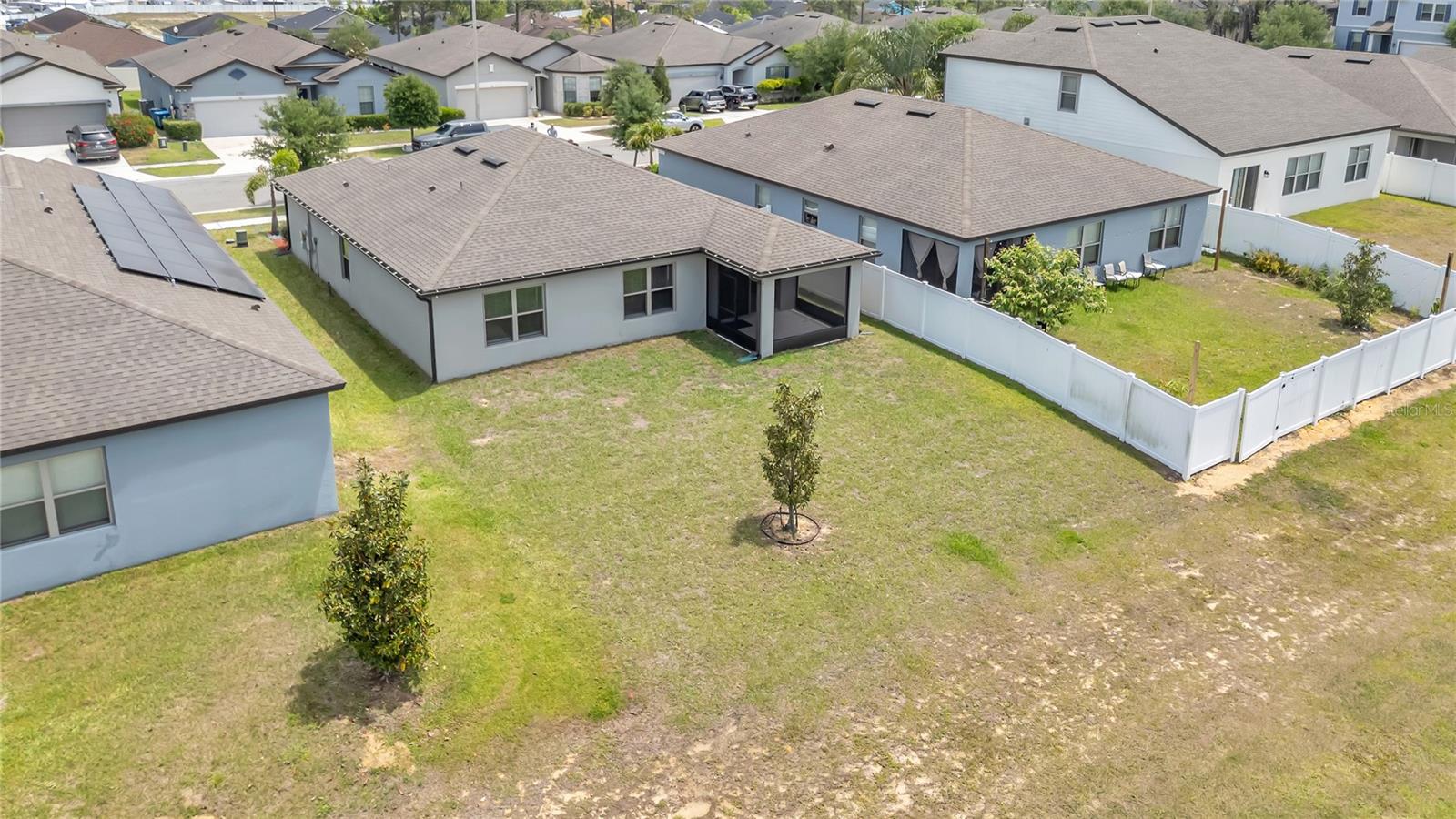 Image 33 of 39 For 747 Citrus Isle Drive
