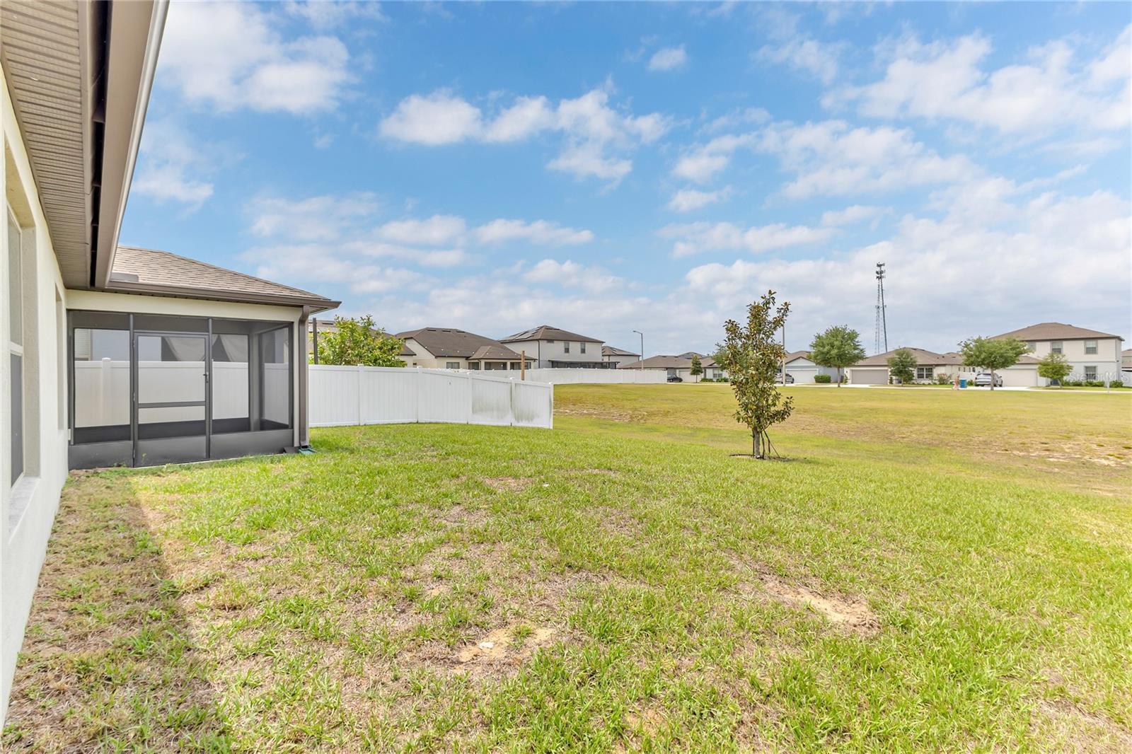Image 4 of 39 For 747 Citrus Isle Drive