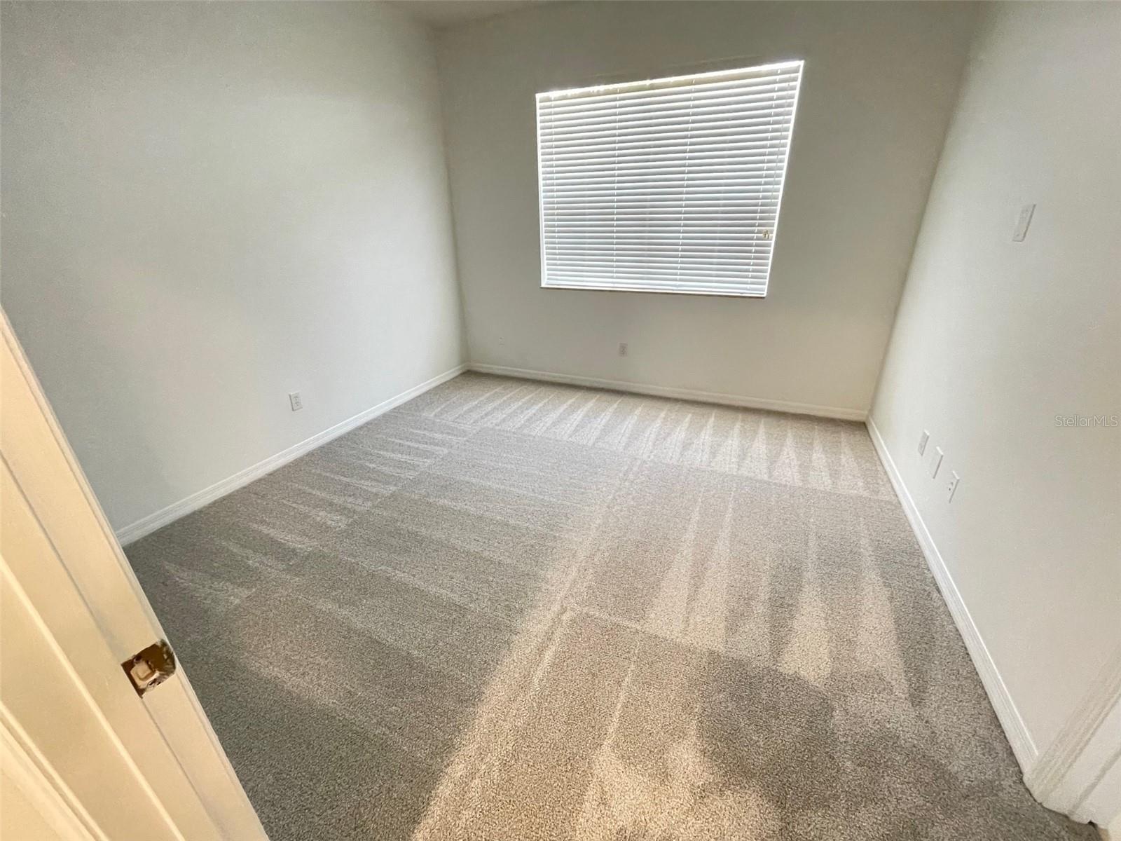 Image 21 of 27 For 9357 Jasmine Flower Lane 174