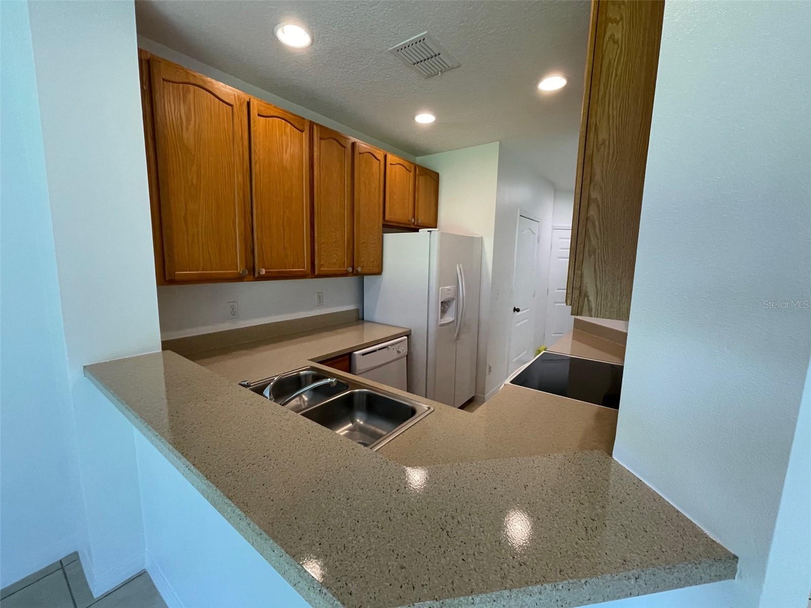 Image 6 of 27 For 9357 Jasmine Flower Lane 174