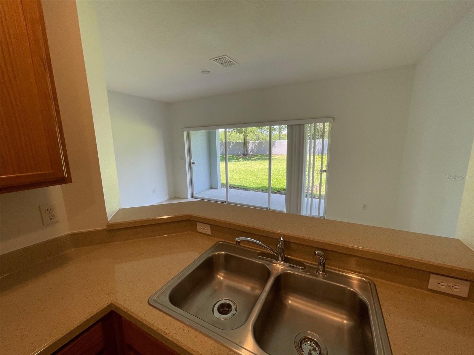 Image 9 of 27 For 9357 Jasmine Flower Lane 174