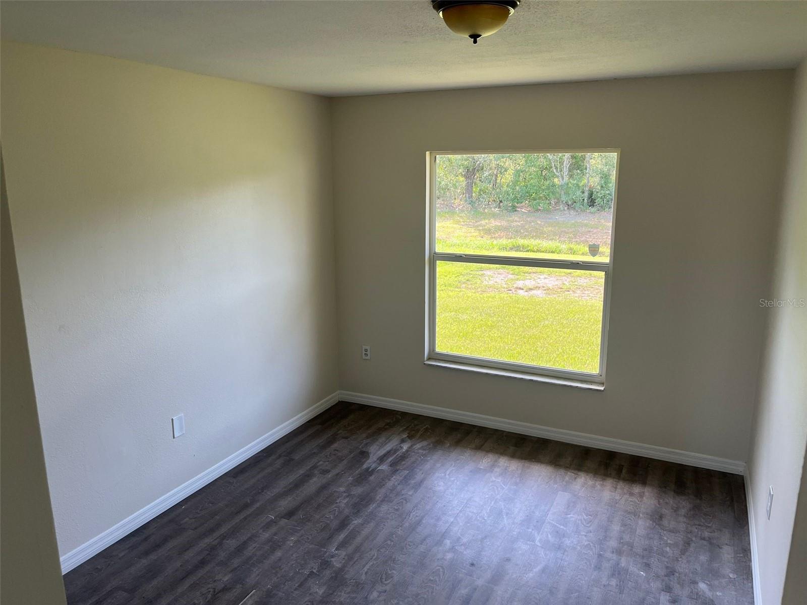 Image 5 of 18 For 408 Mallard Way