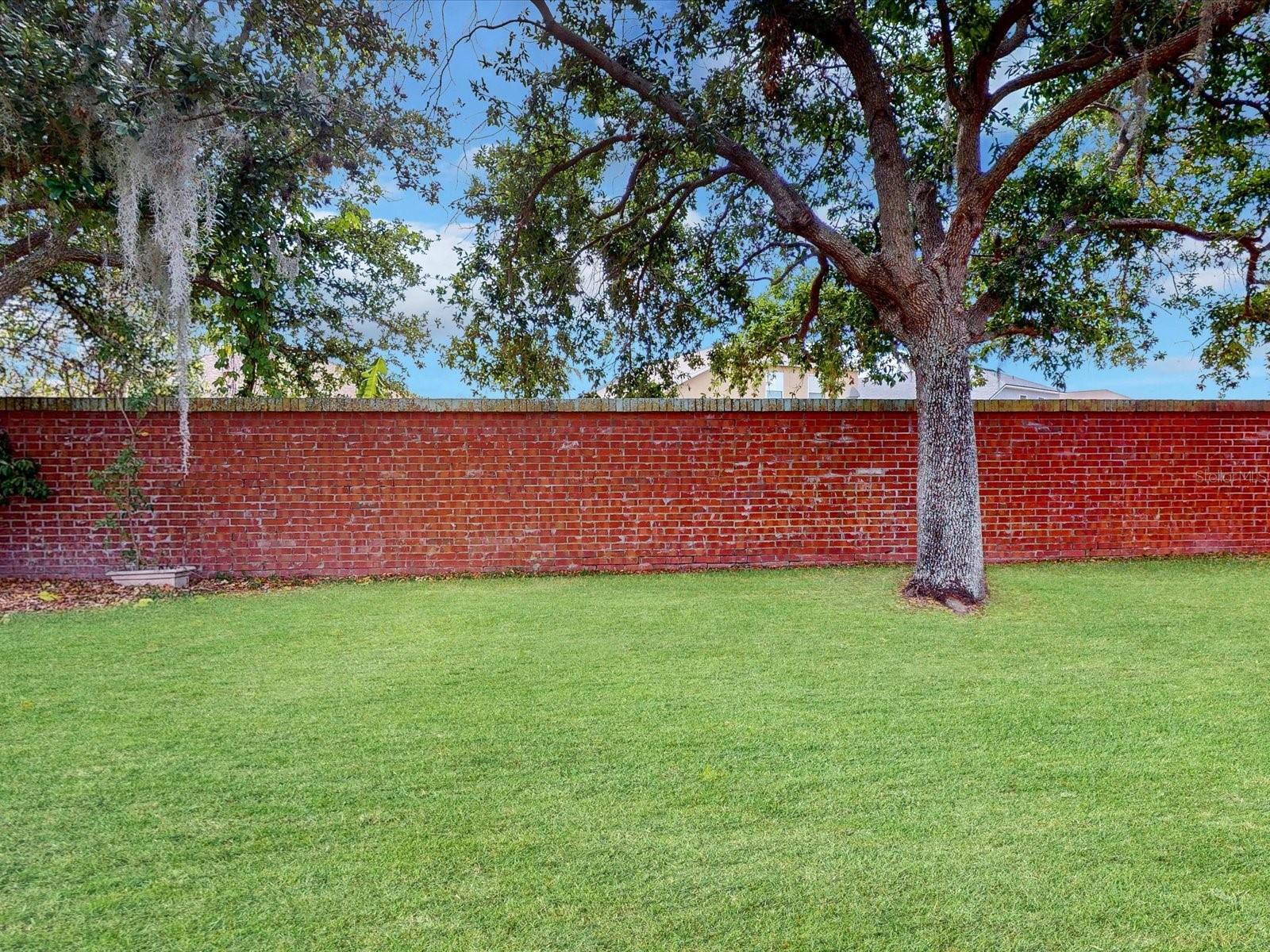 Image 27 of 41 For 1933 Estancia Circle
