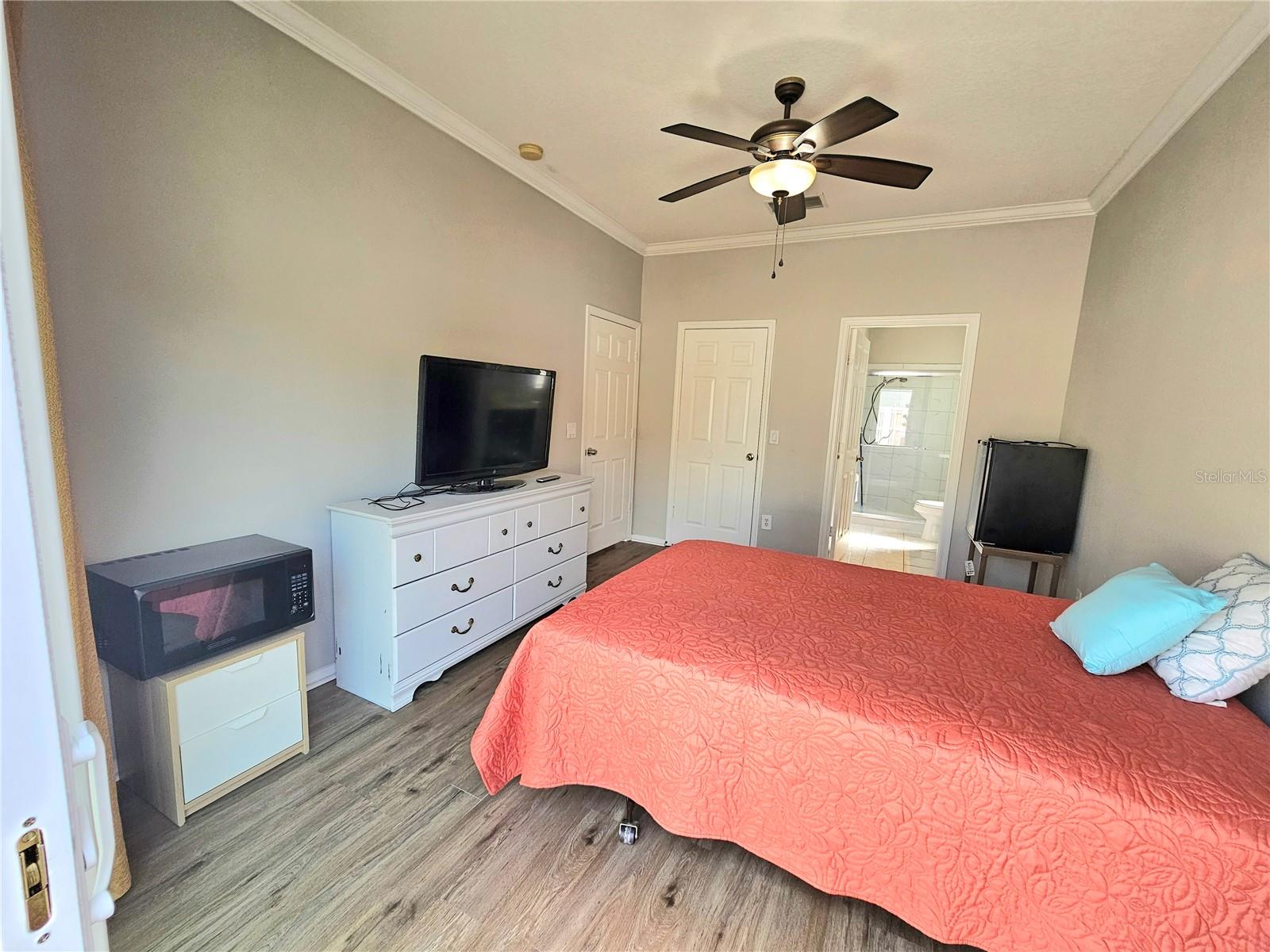 Image 3 of 10 For 1920 Meadow Pond Way