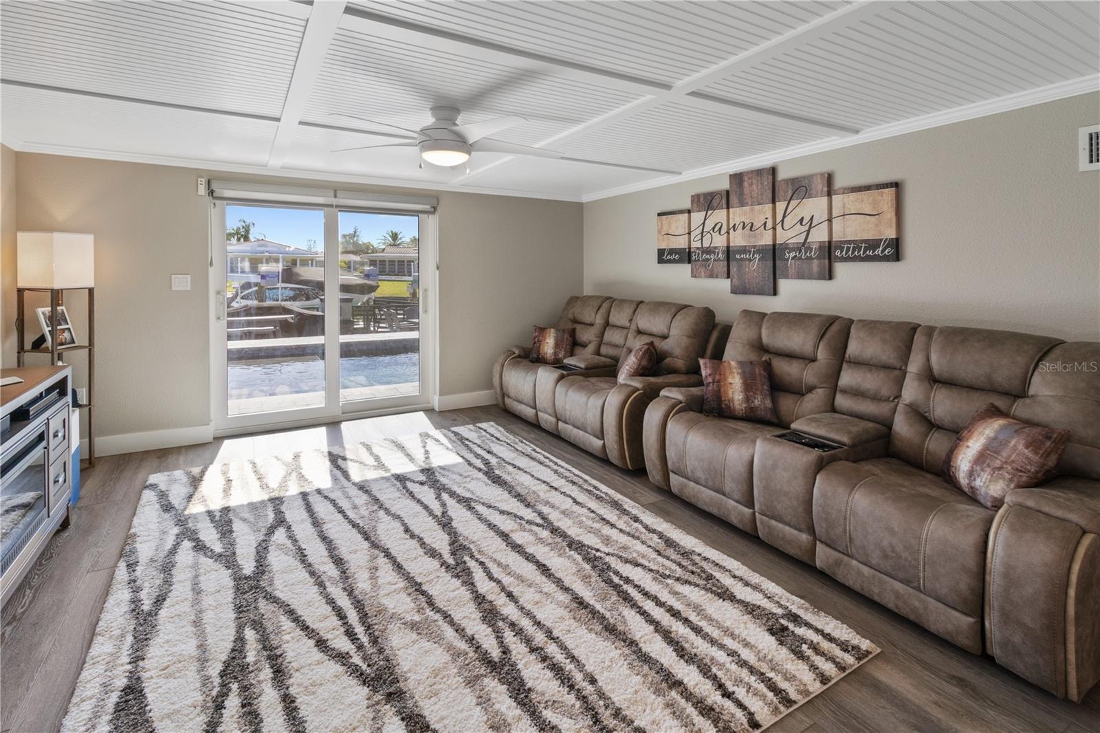 Listing photo id 9 for 5036 Bonito Drive