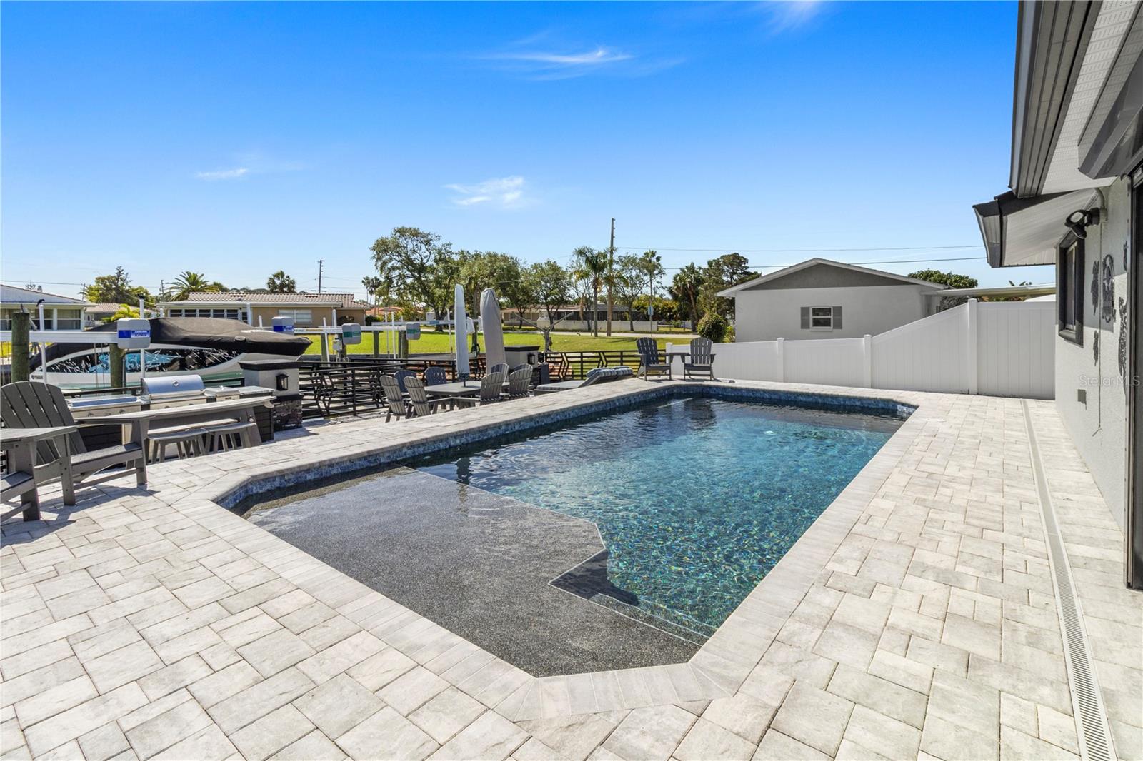 Listing photo id 17 for 5036 Bonito Drive