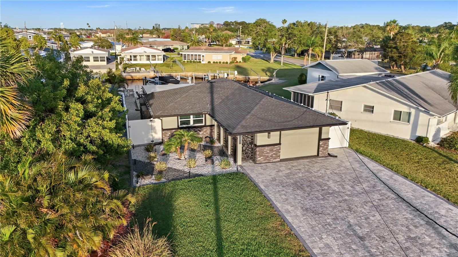 Listing photo id 1 for 5036 Bonito Drive