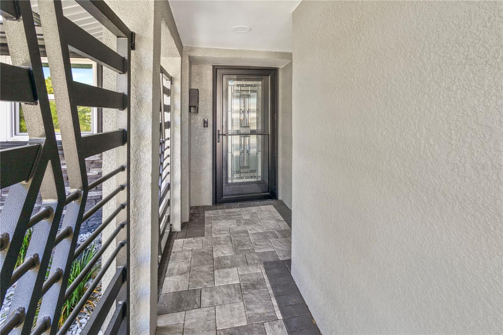 Listing photo id 3 for 5036 Bonito Drive