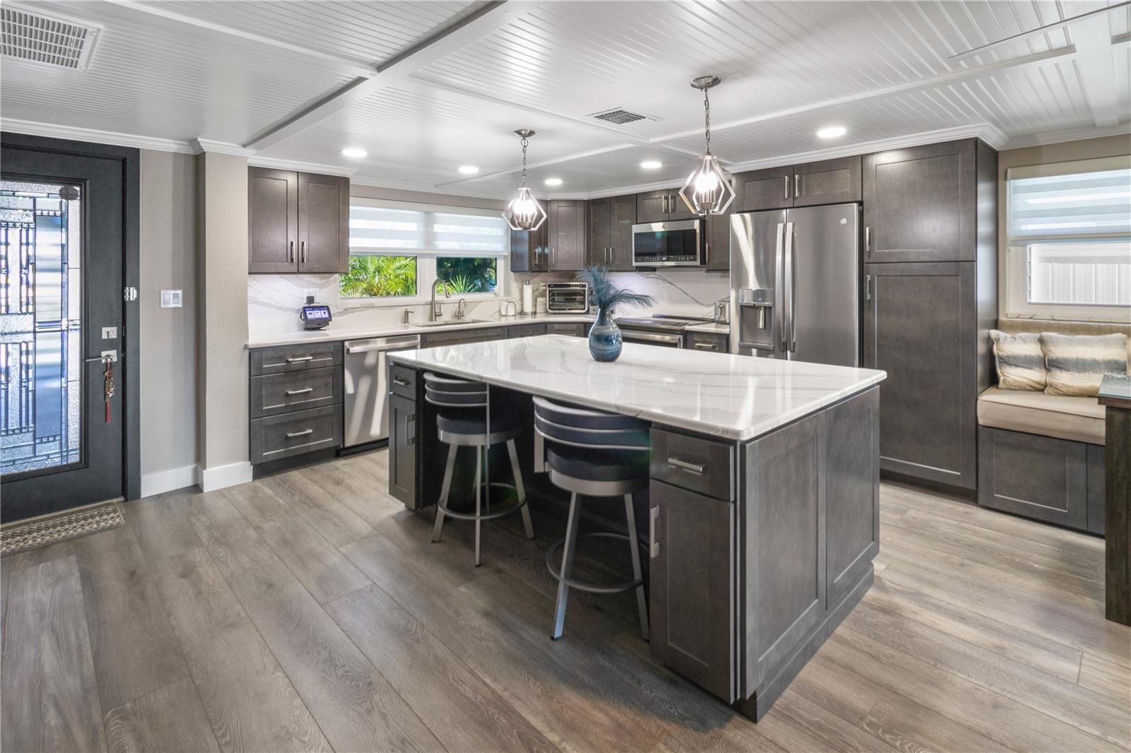 Listing photo id 4 for 5036 Bonito Drive