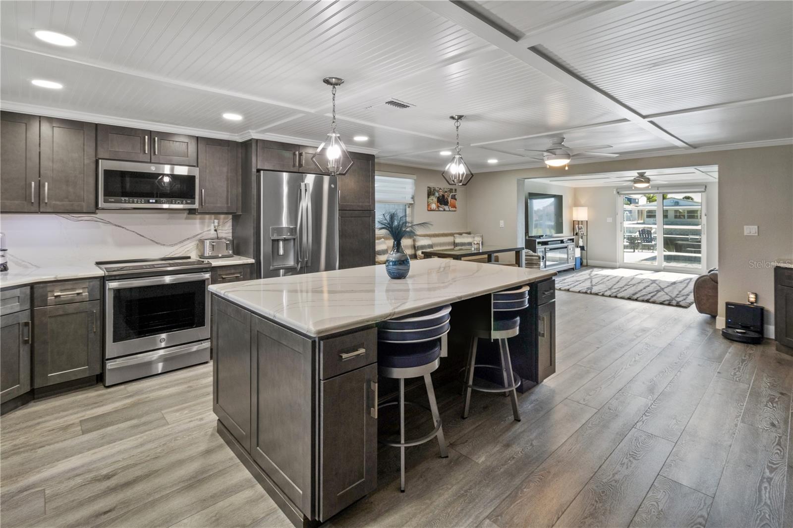Listing photo id 7 for 5036 Bonito Drive
