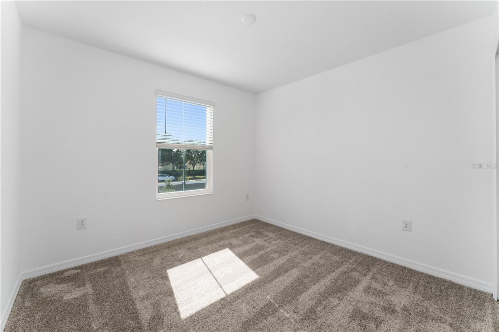 Image 4 of 30 For 606 Bell Prairie Circle