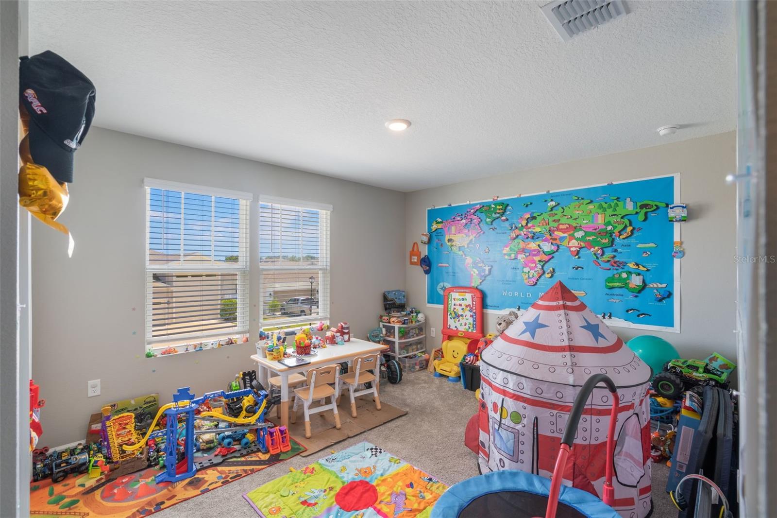 Image 14 of 45 For 2821 Cathy Boulevard