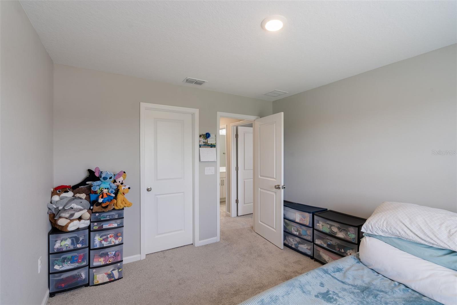 Image 17 of 45 For 2821 Cathy Boulevard