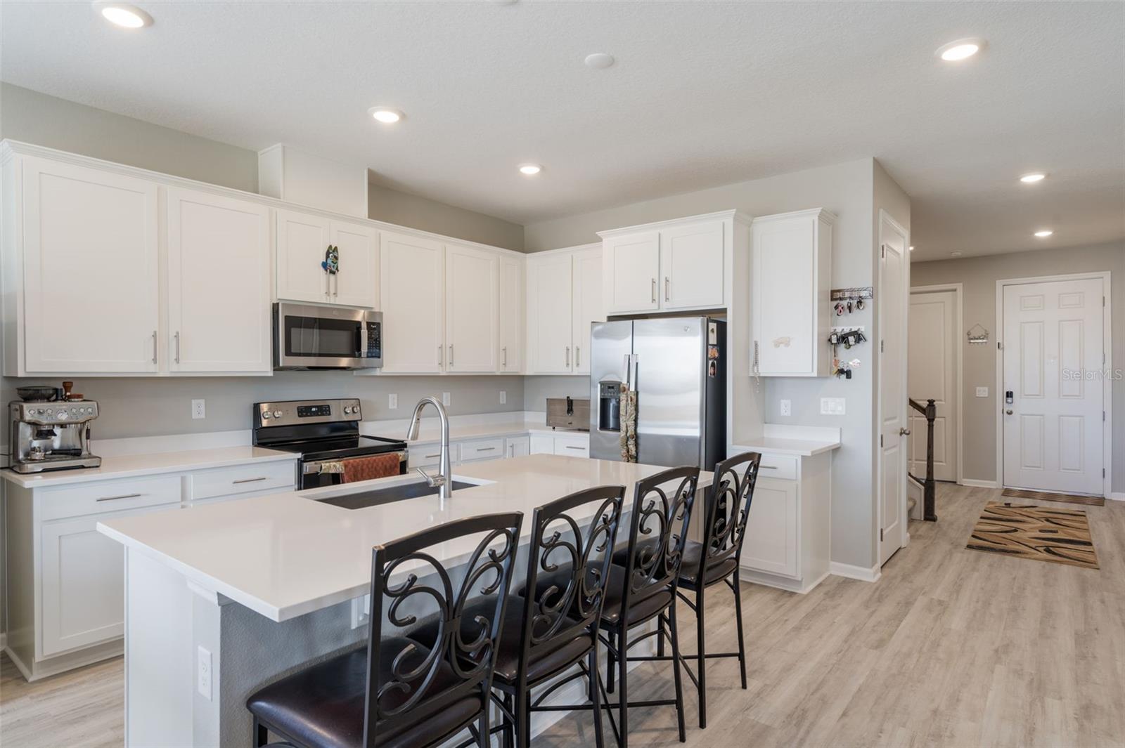 Image 7 of 45 For 2821 Cathy Boulevard