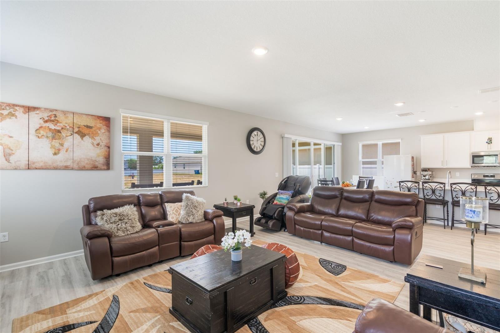 Image 8 of 45 For 2821 Cathy Boulevard