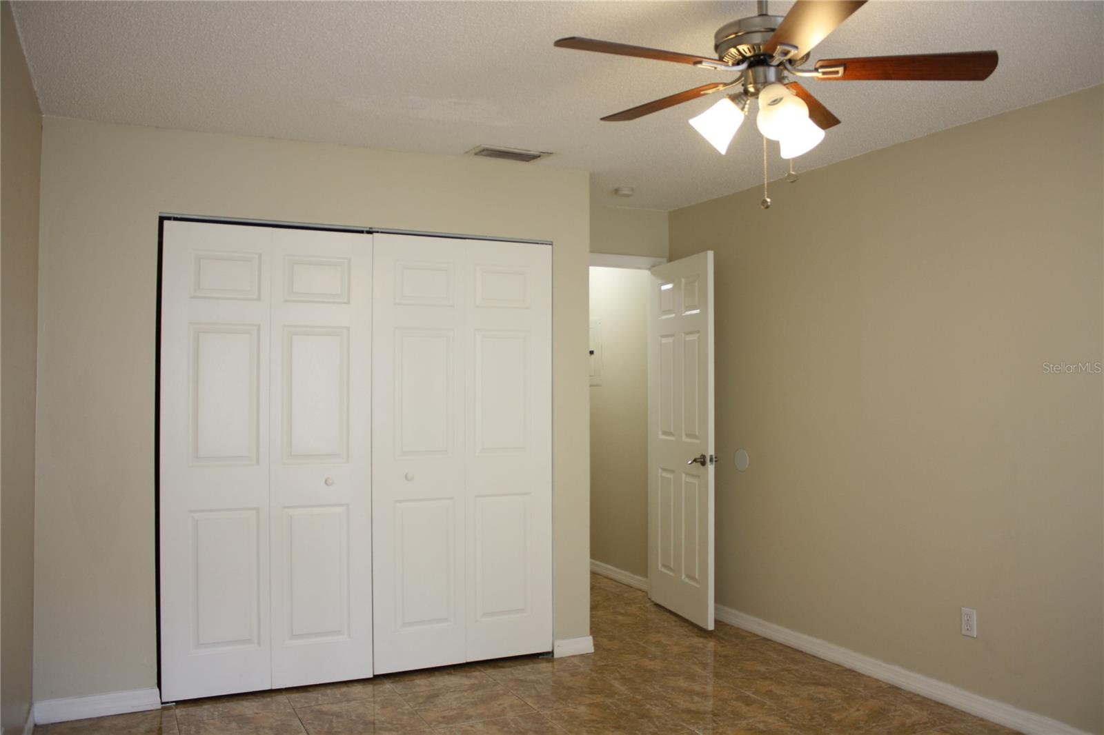 Image 12 of 18 For 630 Kenwick Circle 105
