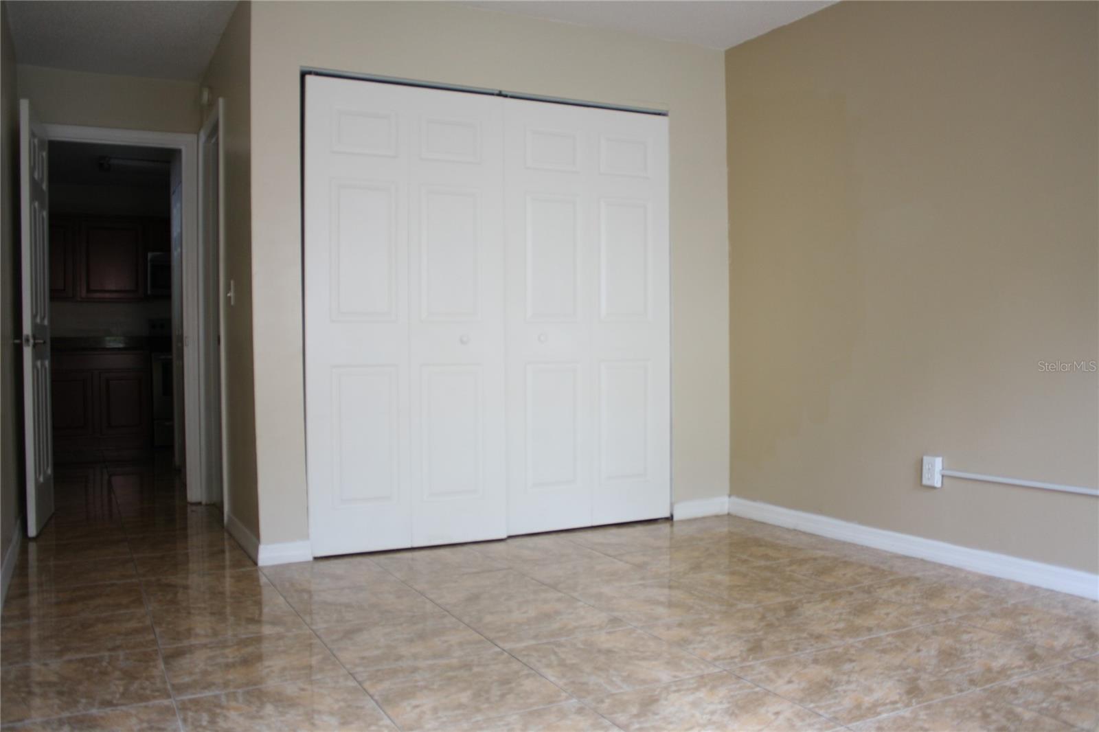 Image 4 of 18 For 630 Kenwick Circle 105