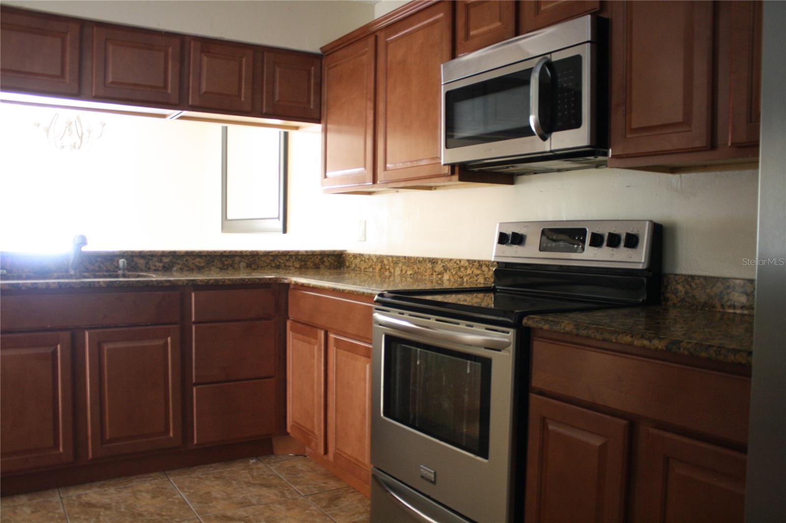 Image 6 of 18 For 630 Kenwick Circle 105