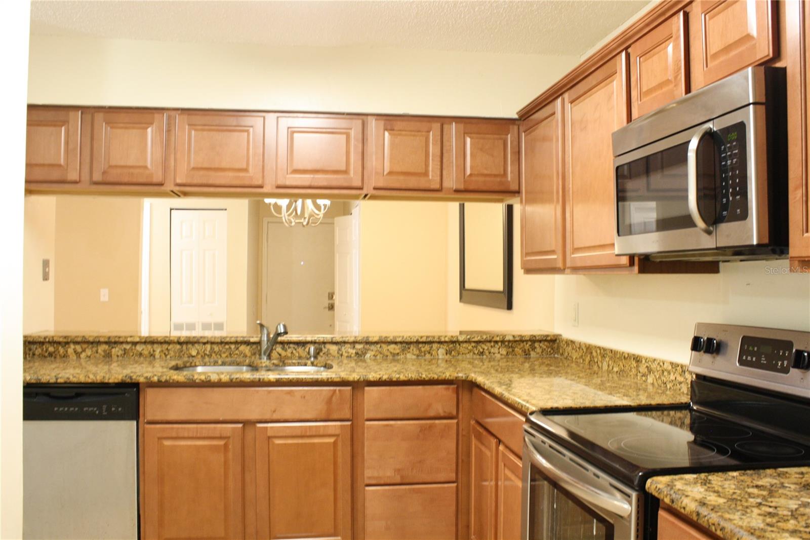 Image 8 of 18 For 630 Kenwick Circle 105