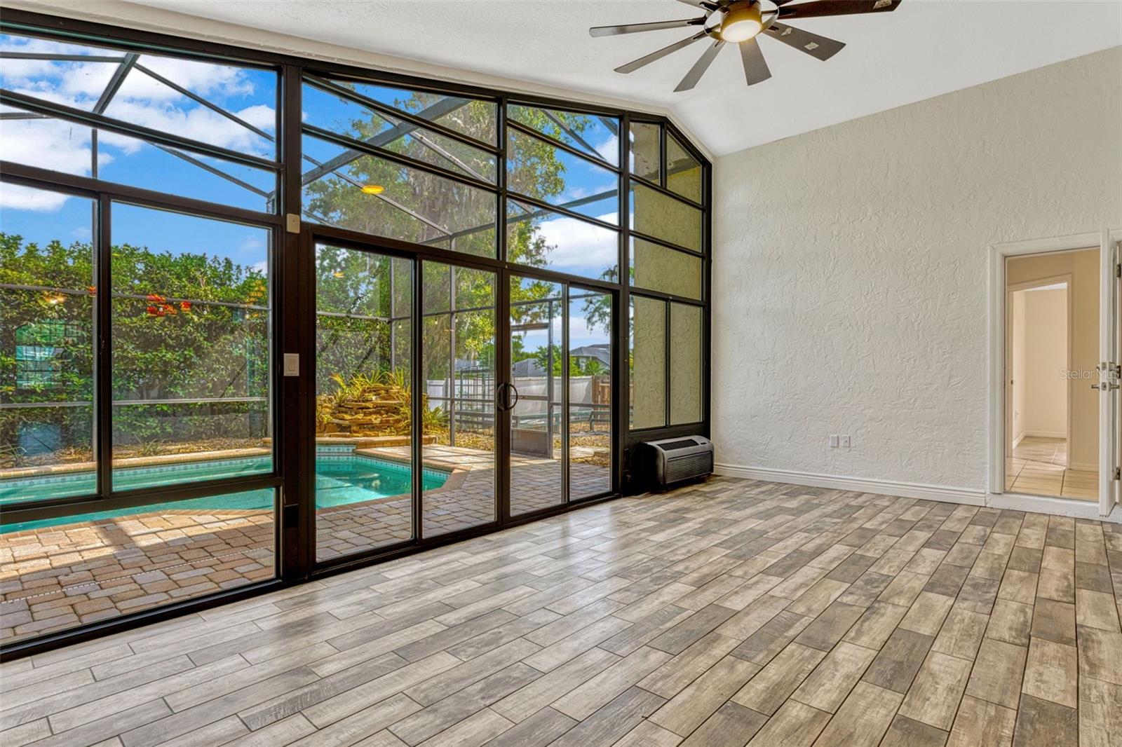 Image 14 of 42 For 154 Academy Oaks Place