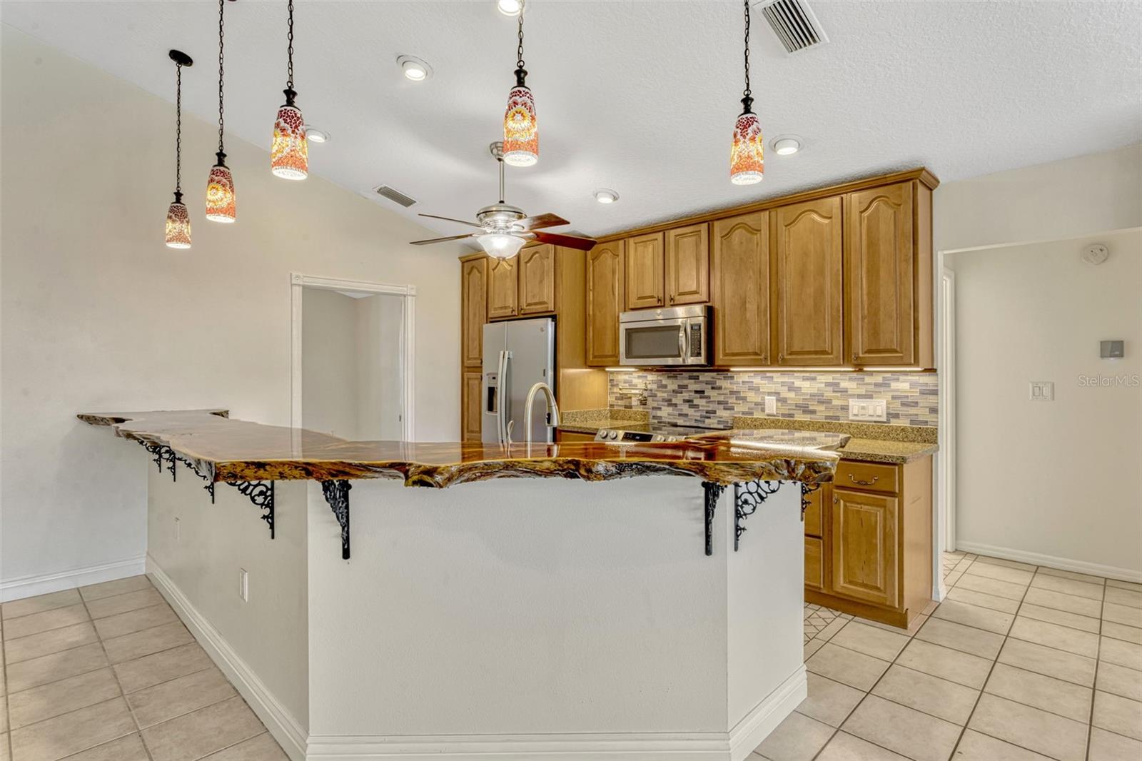Image 17 of 42 For 154 Academy Oaks Place