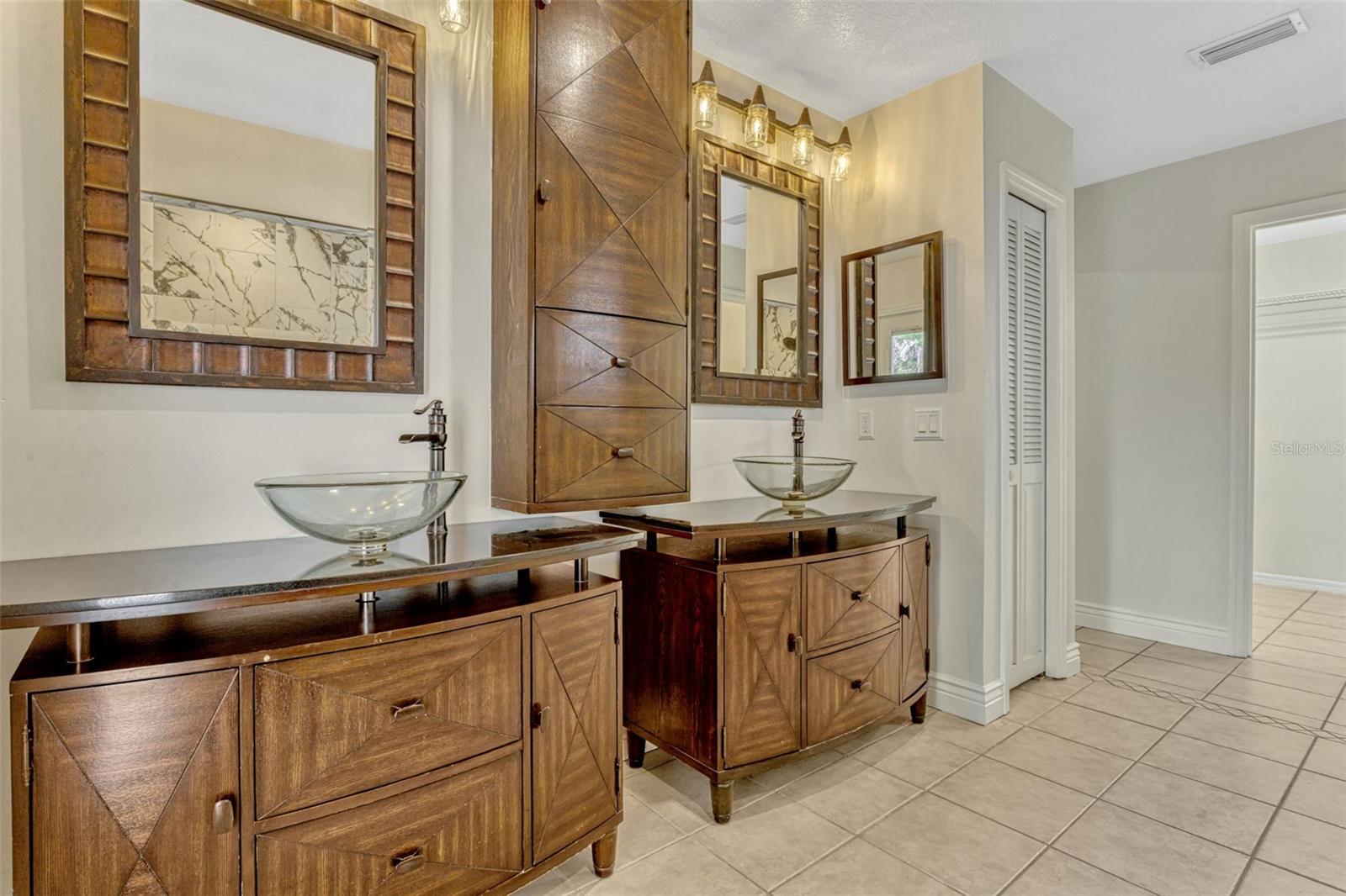Image 25 of 42 For 154 Academy Oaks Place