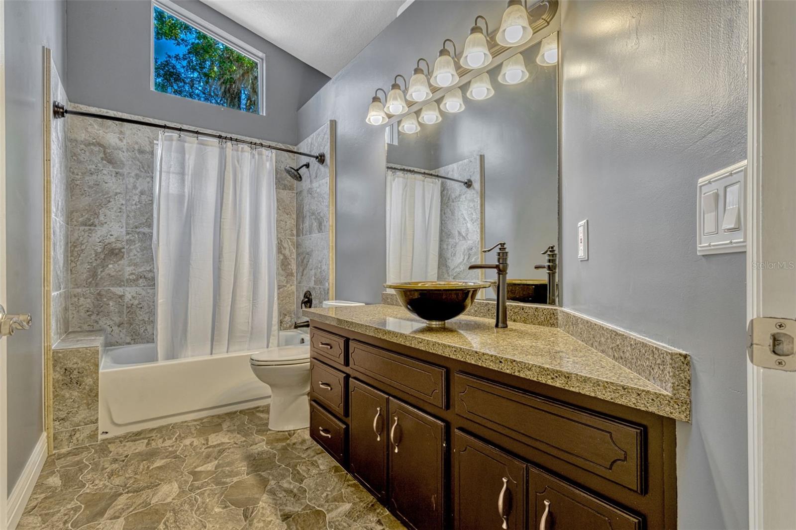 Image 29 of 42 For 154 Academy Oaks Place