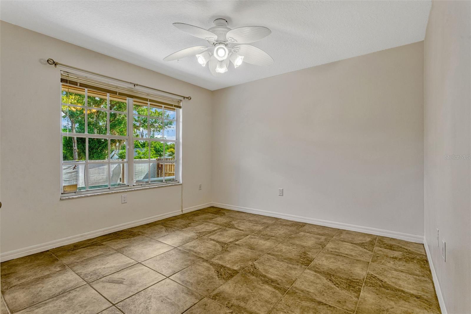 Image 30 of 42 For 154 Academy Oaks Place