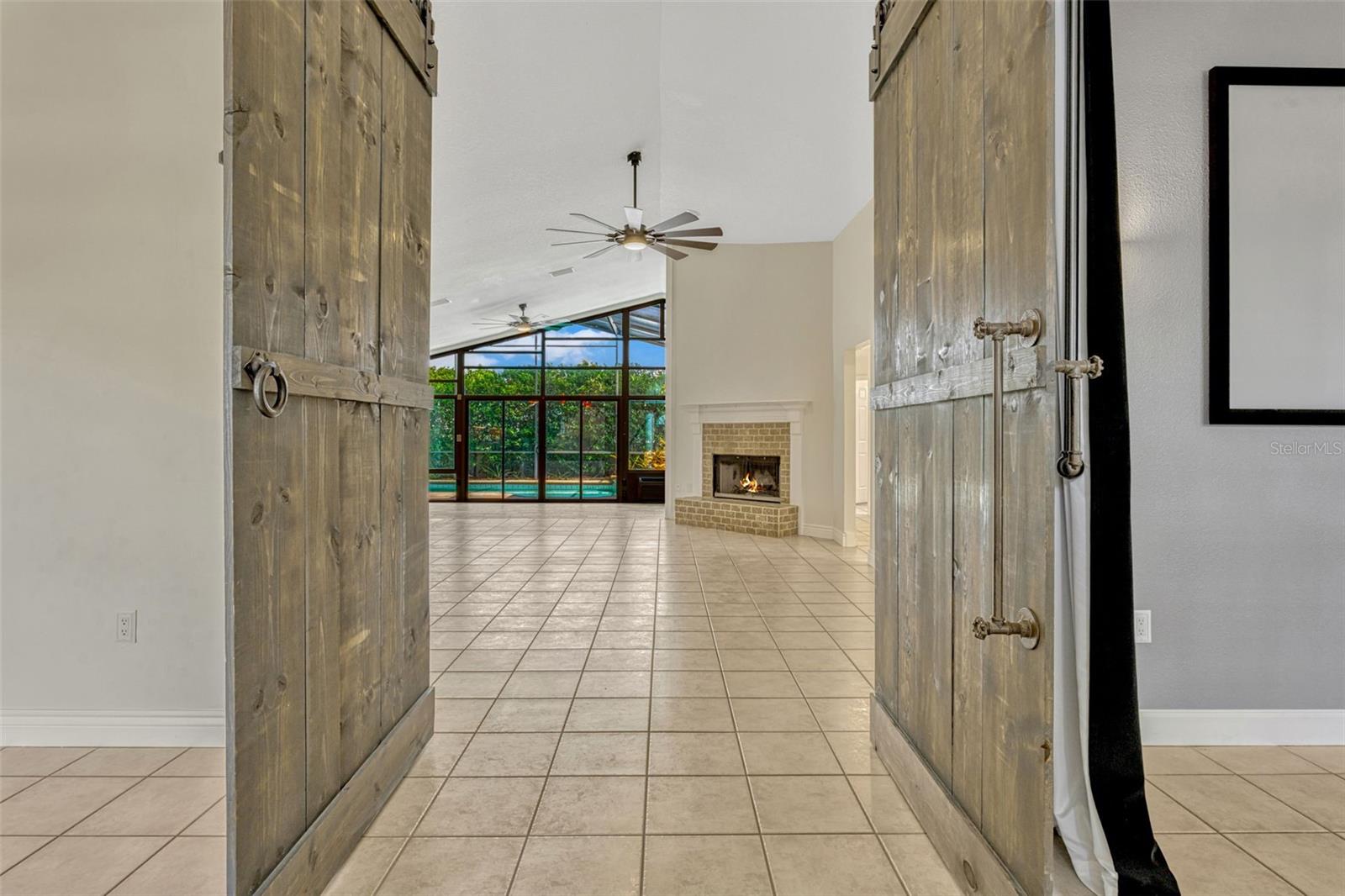 Image 5 of 42 For 154 Academy Oaks Place