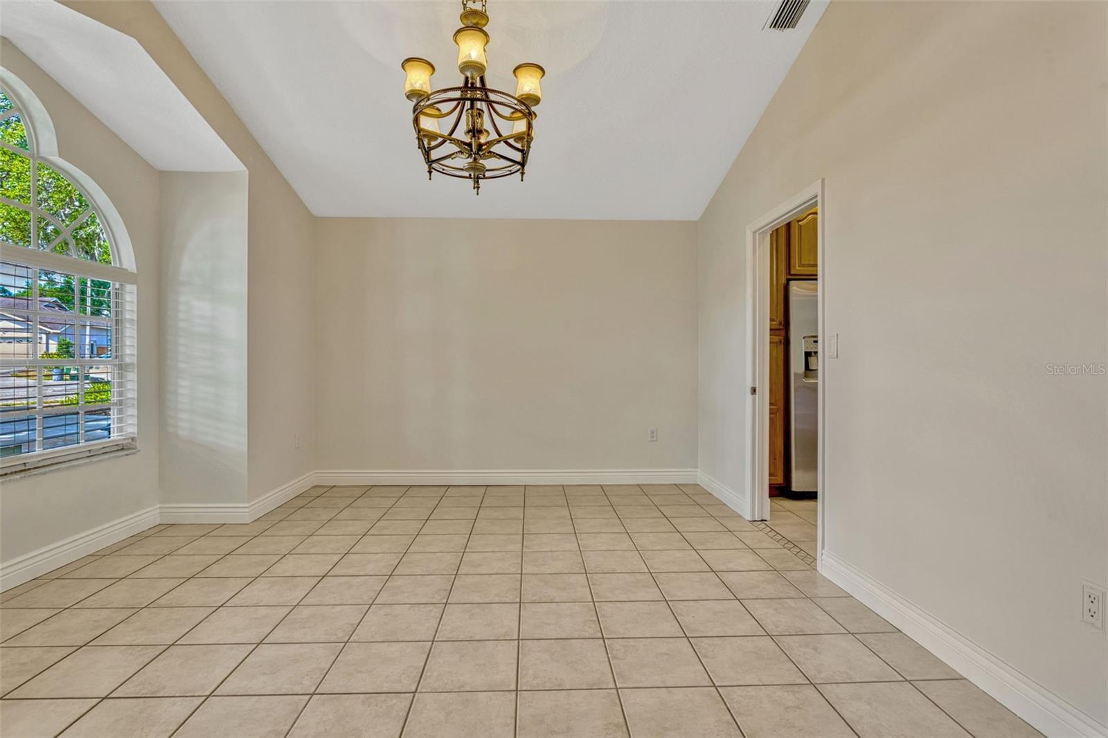 Image 6 of 42 For 154 Academy Oaks Place