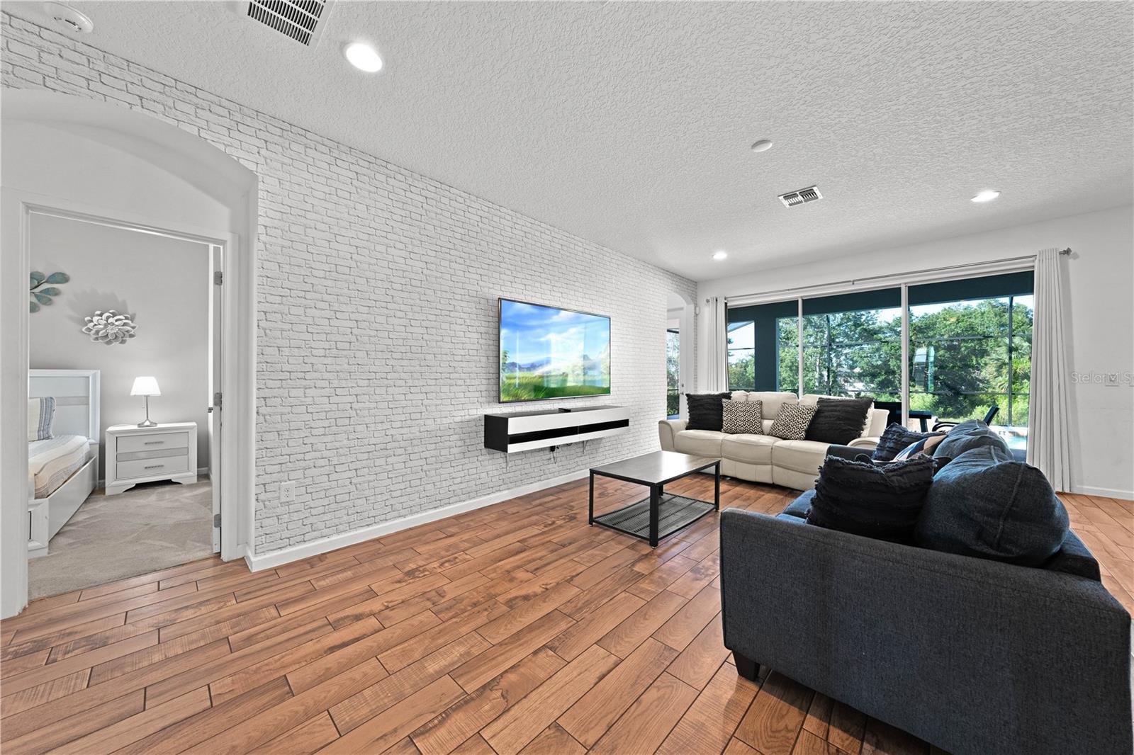 Image 6 of 55 For 438 Marcello Boulevard