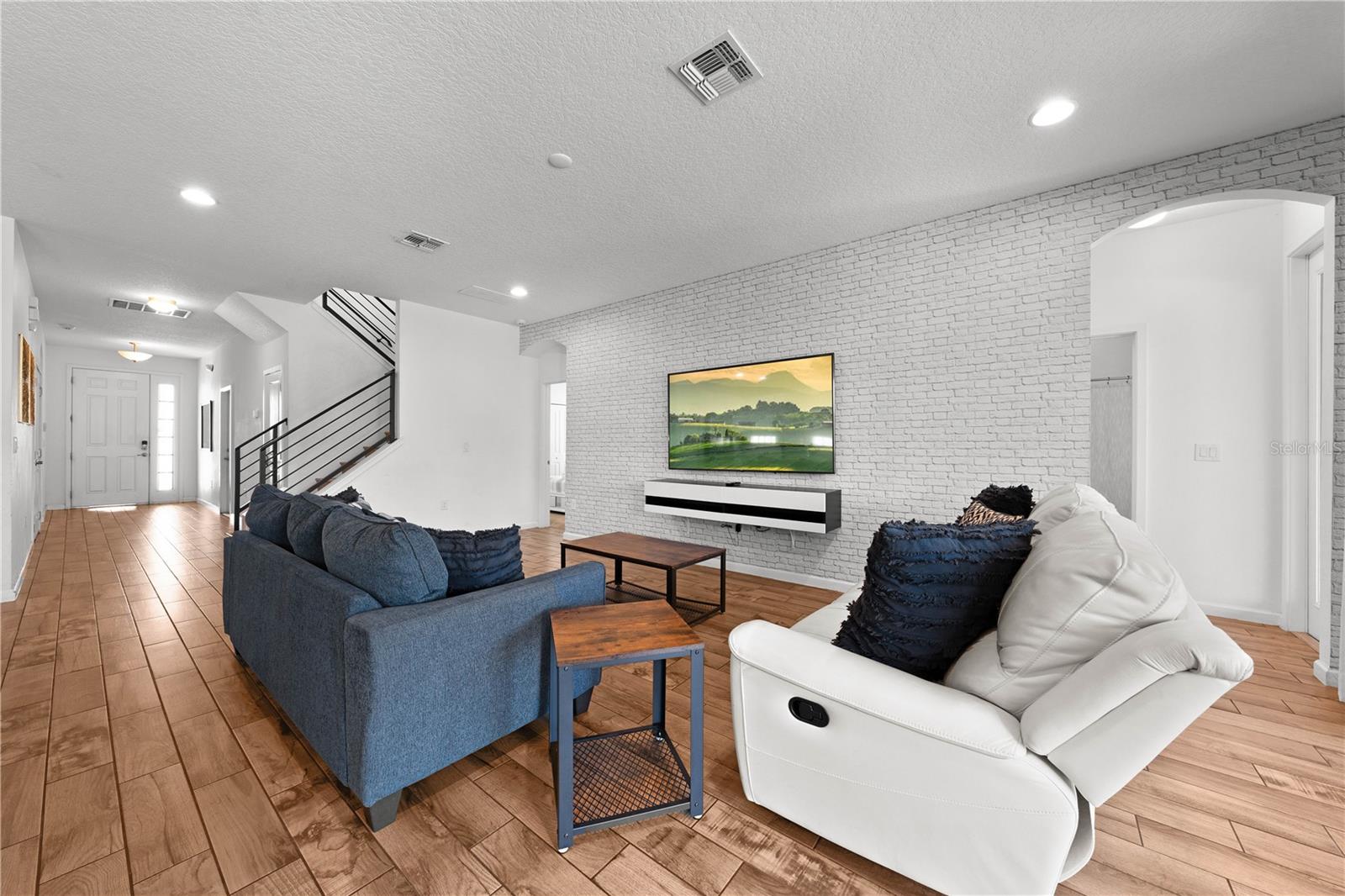 Image 7 of 55 For 438 Marcello Boulevard