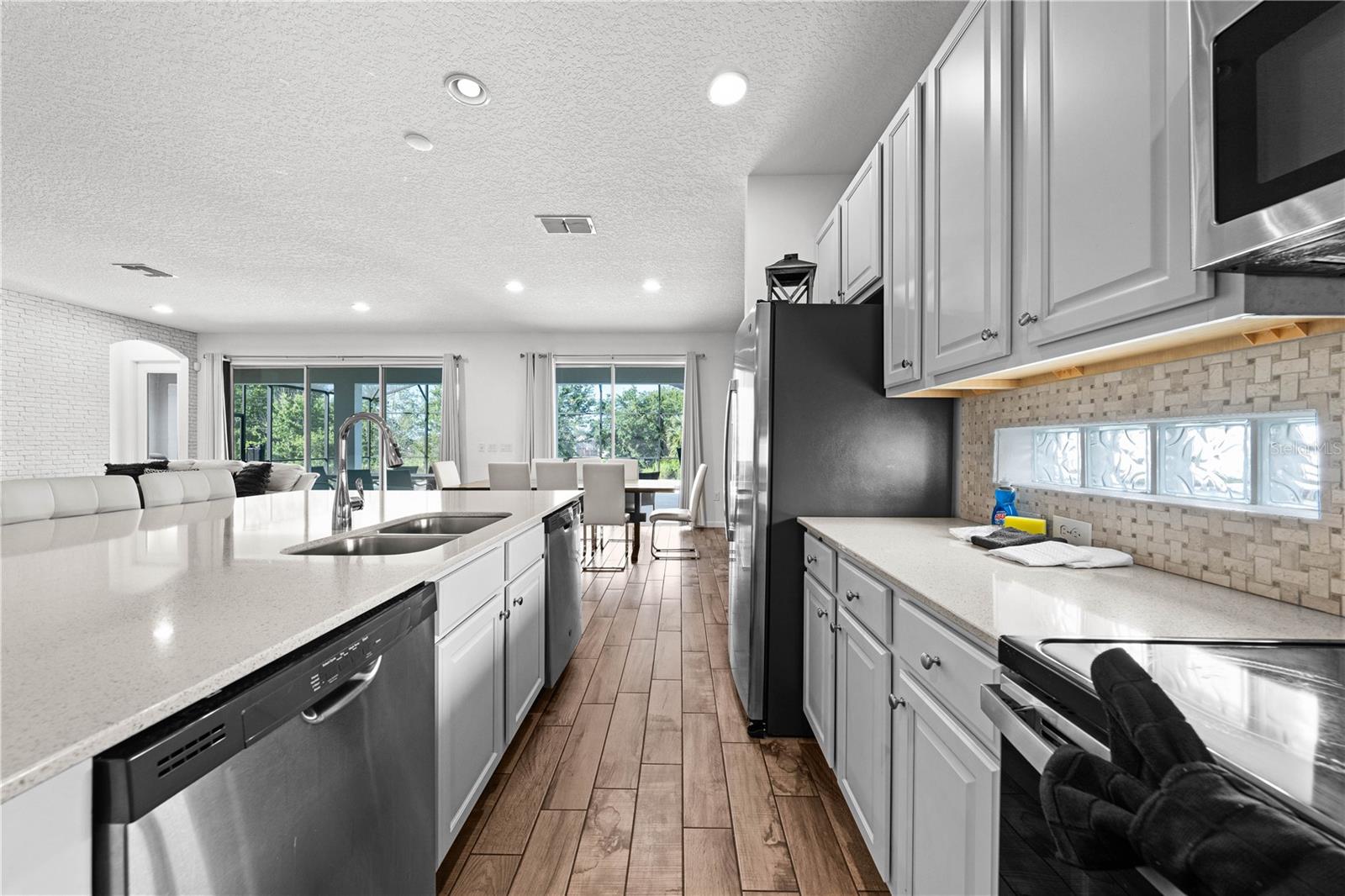 Image 8 of 55 For 438 Marcello Boulevard