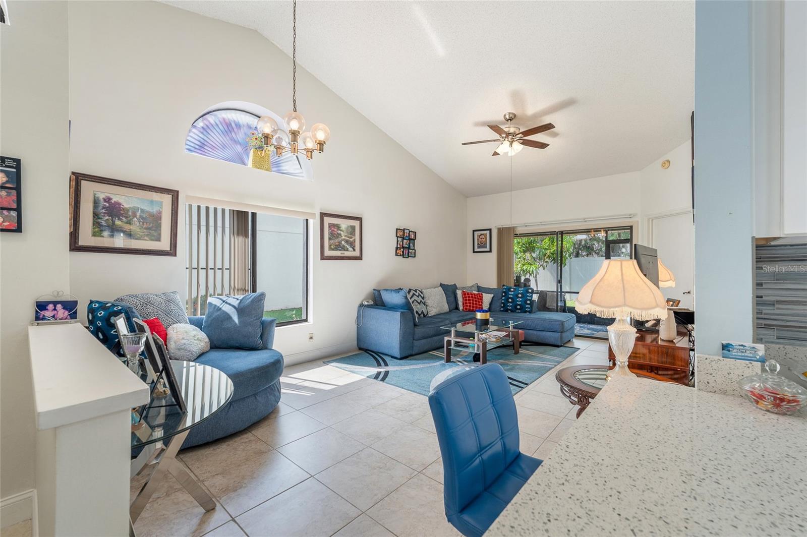 Image 12 of 30 For 98 Lakepointe Circle