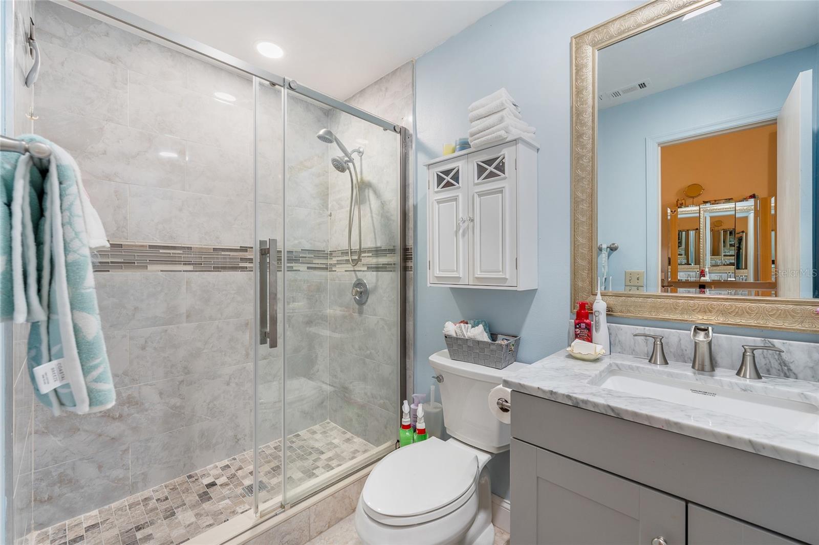 Image 15 of 30 For 98 Lakepointe Circle